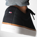 Kit masculino Tommy Hilfiger T-Shirt 'Essential Flag' + Sapatilha Hi Vulcan Core Low