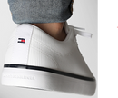 Kit masculino Tommy Hilfiger T-Shirt 'Essential Flag' + Sapatilha Hi Vulcan Core Low